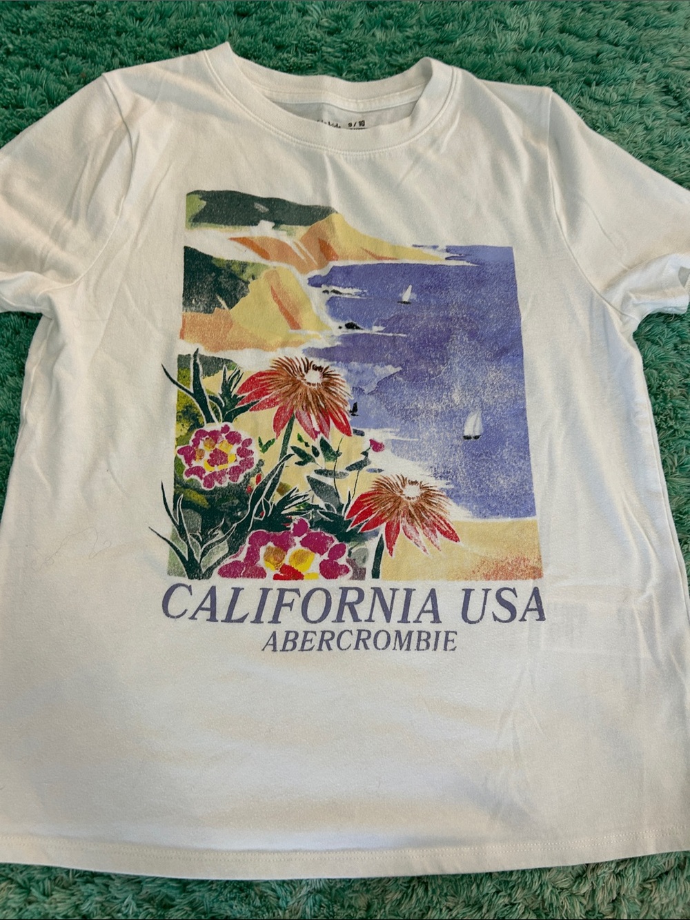 Abercrombie kids California Oversized Graphic Tee. Size 9/10